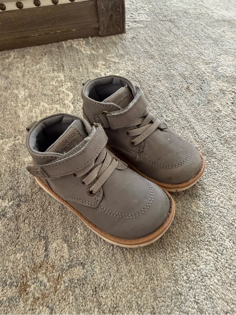 Stride Rite Quinn Gray Toddler Sneaker Velcro Boots - Size 6.5